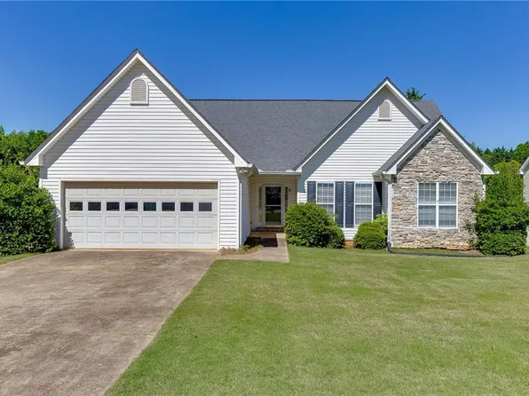 5972 River Oaks Dr, Flowery Branch, GA 30542