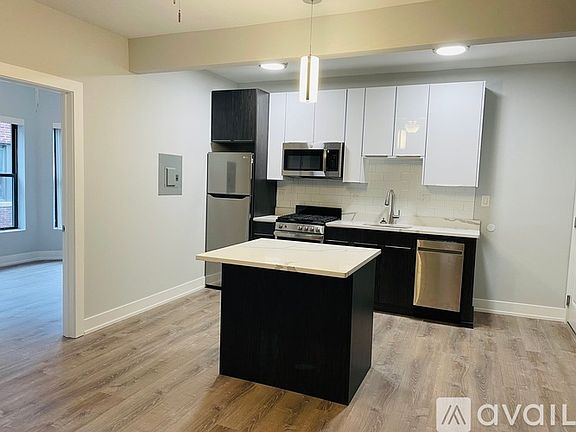 4th image of 1651 W Jonquil Ter APT 9