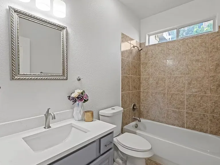 4224 Las Brisas Dr — Photo 25