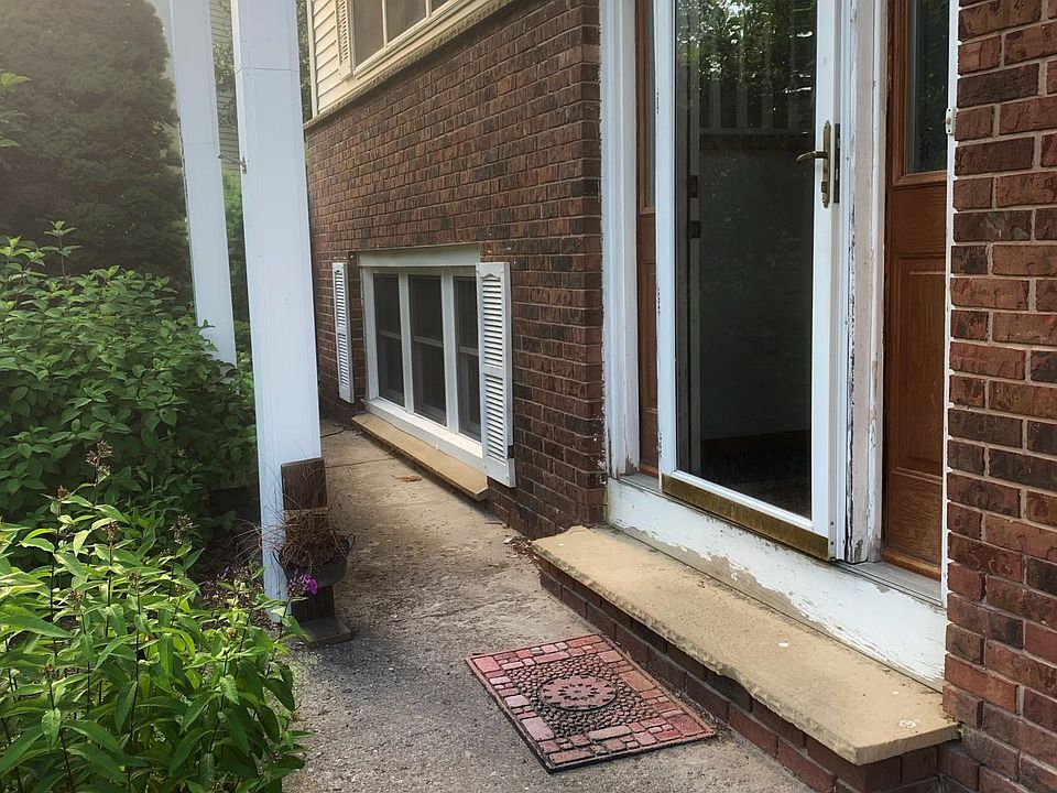 1st image of 7374 Hollywood Cir