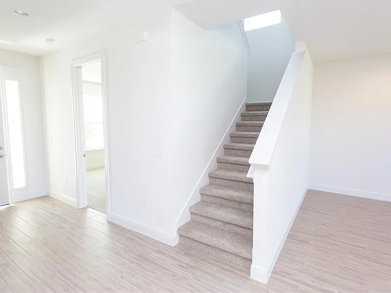 820 Lowood Ct — Photo 23