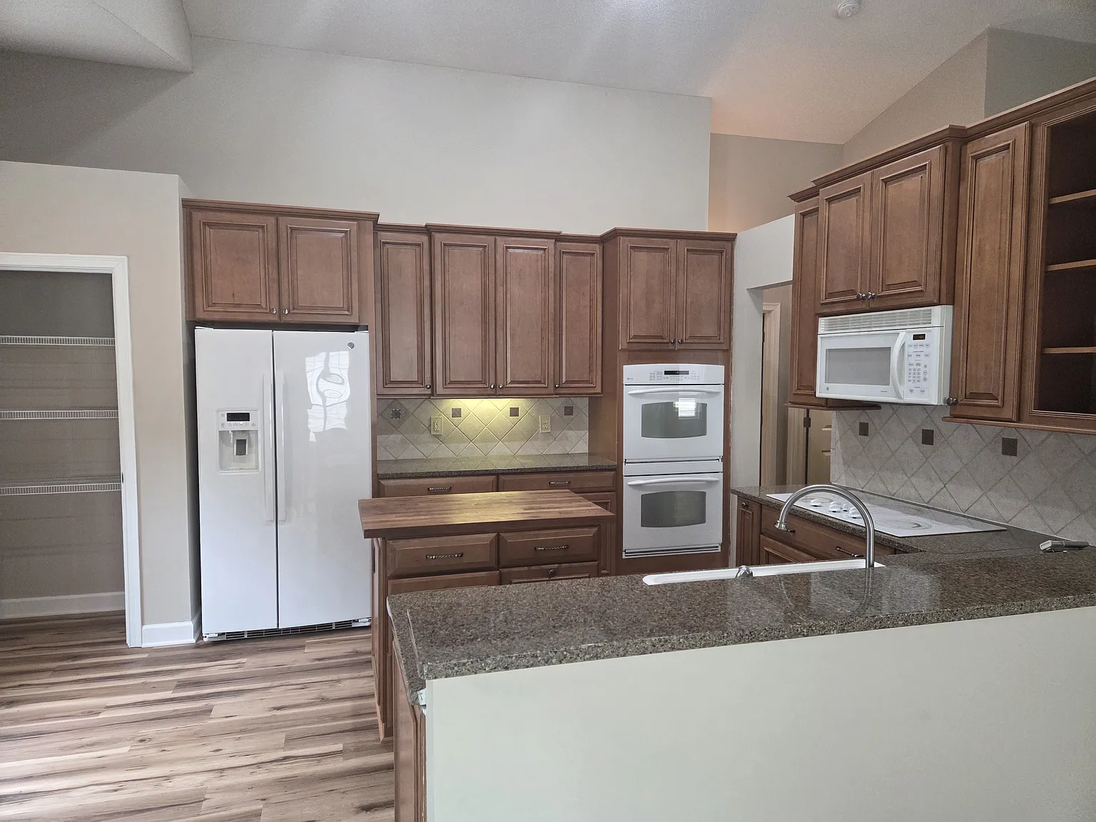 50 Clear Creekside Dr — Photo 1