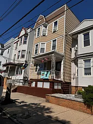 359 Avenue East, #4