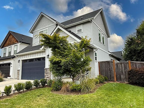 4th image of 1577 Nestucca Ave