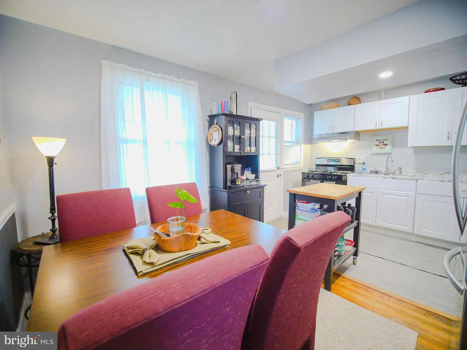 2 bed, 1.0 bath, 1232 sqft, $1,650 — Photo 4