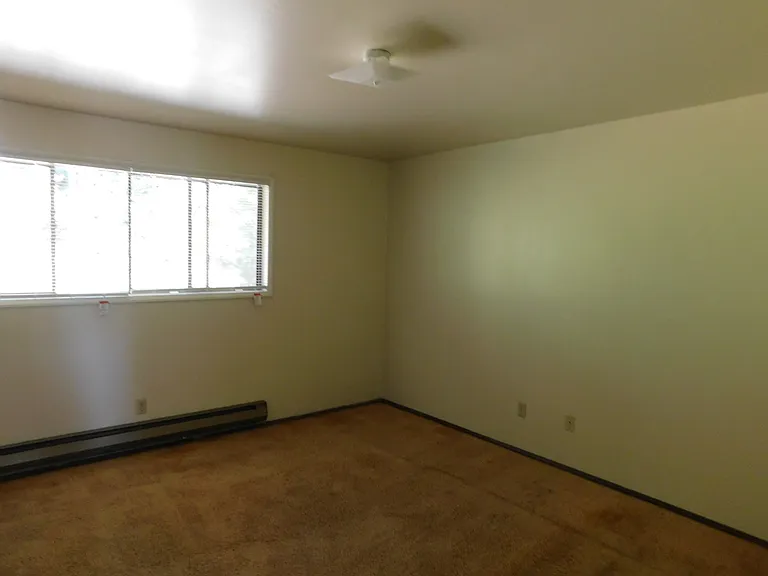 540 N Pine St #13 — Photo 10