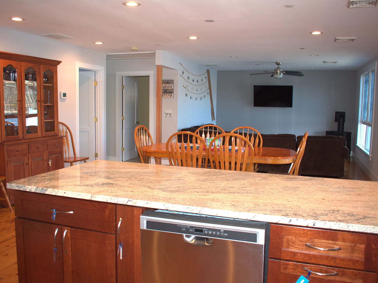 19 Lake Shore Dr — Photo 3