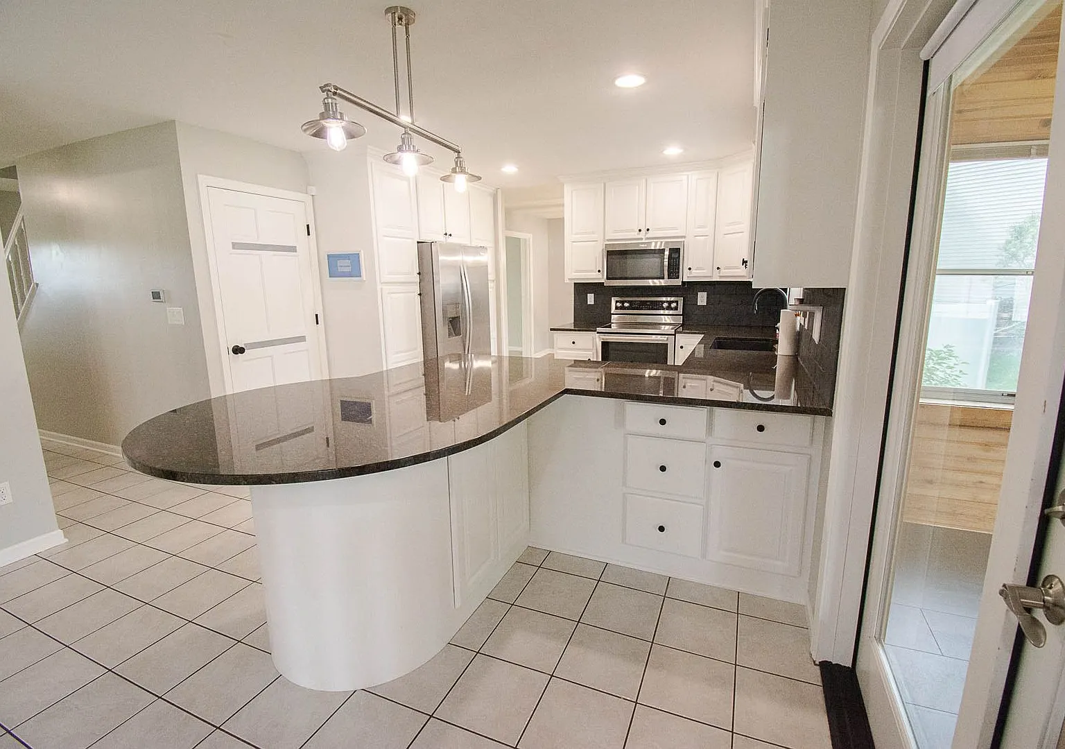 Bright & beautiful 2-story home in Byron! — Photo 4