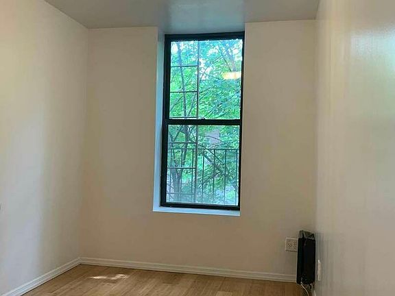 4th image of 1928 Pacific St APT 3