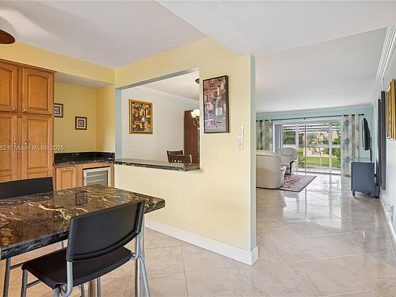 5th image of 9301 Sunrise Lakes Blvd APT 307