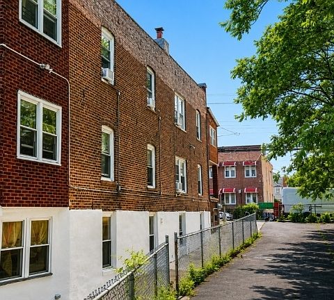 4th image of 854 229Th Street