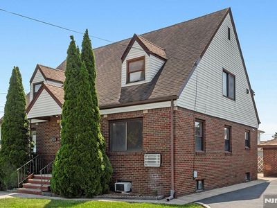 204 Philip Ave, Elmwood Park, NJ, 07407