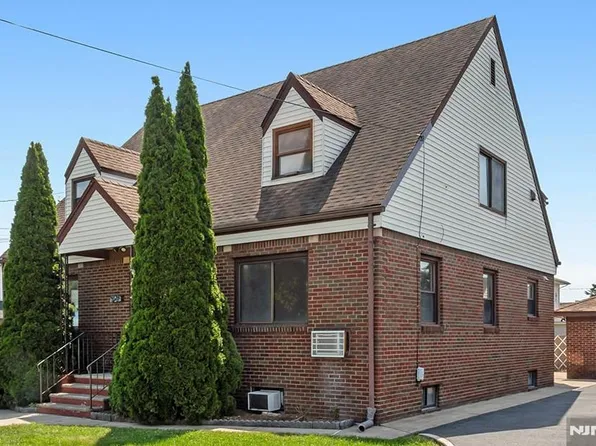 204 Philip Ave, Elmwood Park, NJ 07407