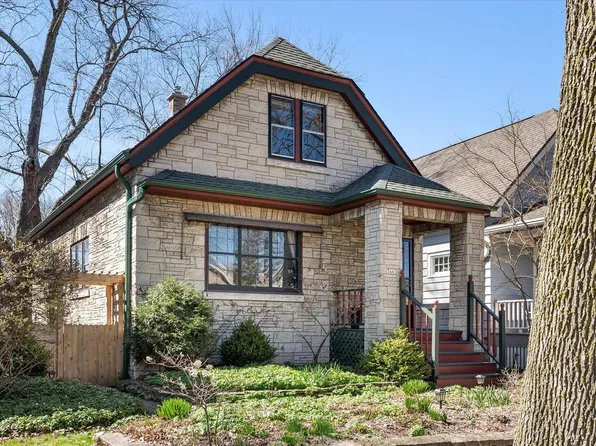 3443 South New York AVENUE, Milwaukee, WI 53207