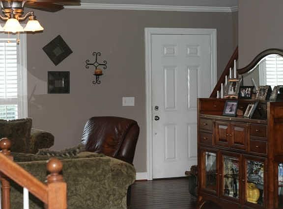 3rd image of 222 Autumn Glenn Dr