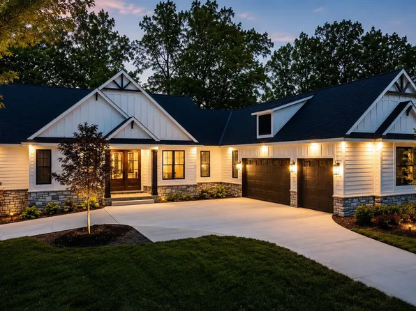5615 Old Orchard Trl, West Bloomfield, MI 48324