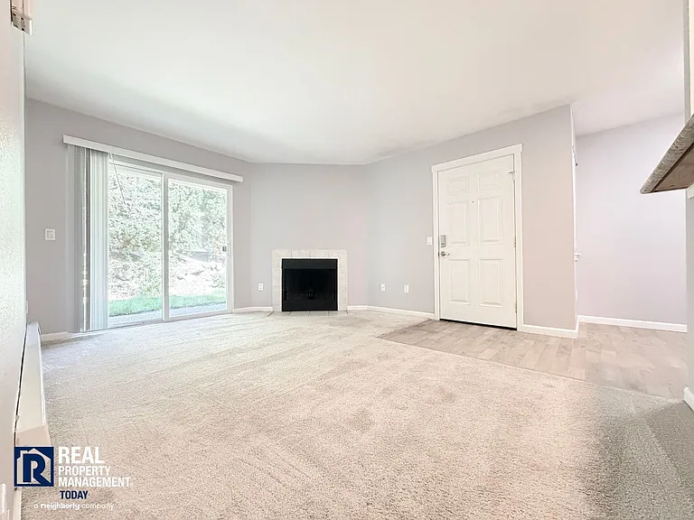 2609 S 272nd St #33 — Photo 6