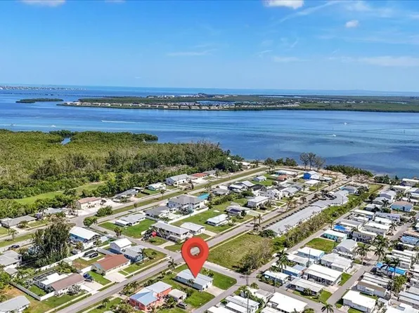 3803 117th St W, Bradenton, FL 34210