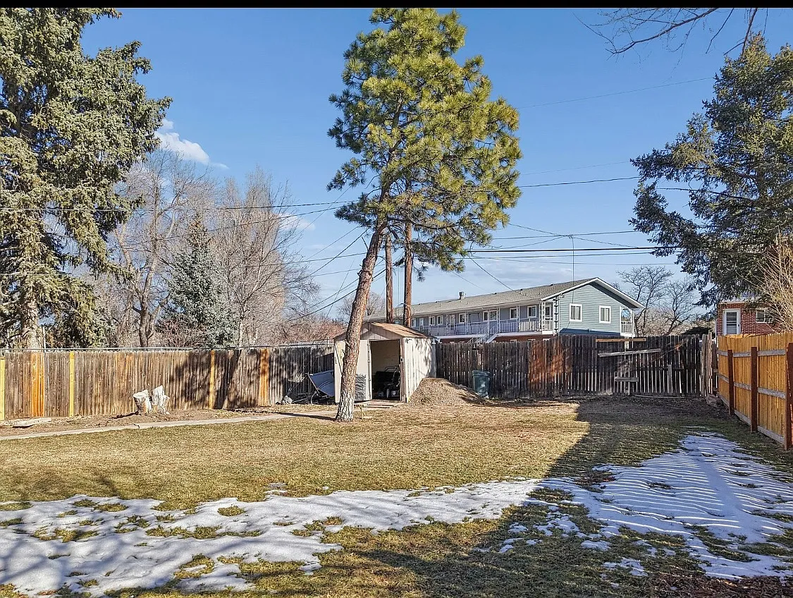 5 bed, 2016 sqft, $2,400 — Photo 2