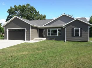 103 Redbud Dr, New London, IA 52645