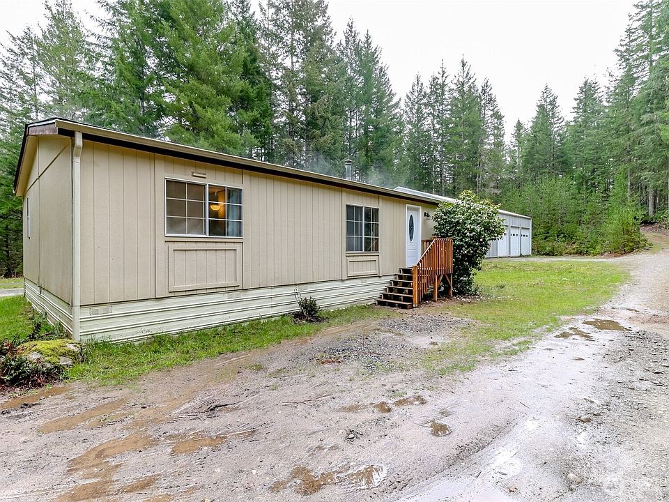 1st image of 1831 NE Blacksmith Drive