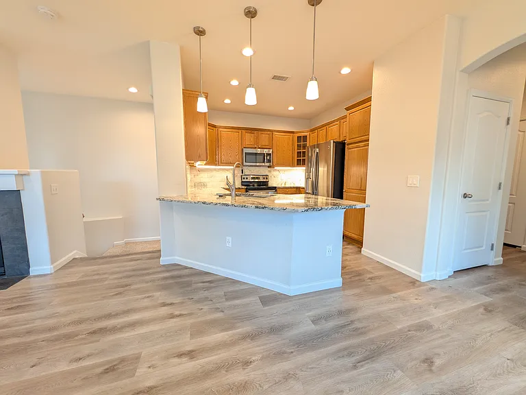 501 Elmhurst Way #A — Photo 11