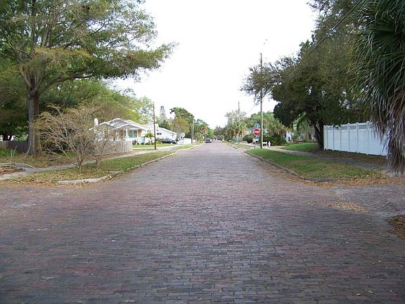 5th image of 4357 1st Ave N