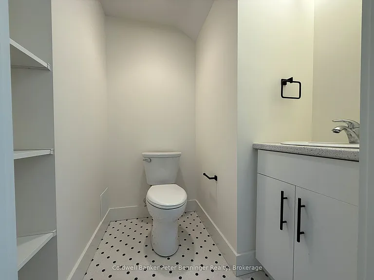604 Queen St S #109 — Photo 9