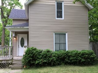 27 W Washington St, Newaygo, MI