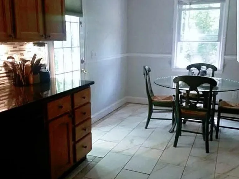 11 Lincoln Cir #9 — Photo 4