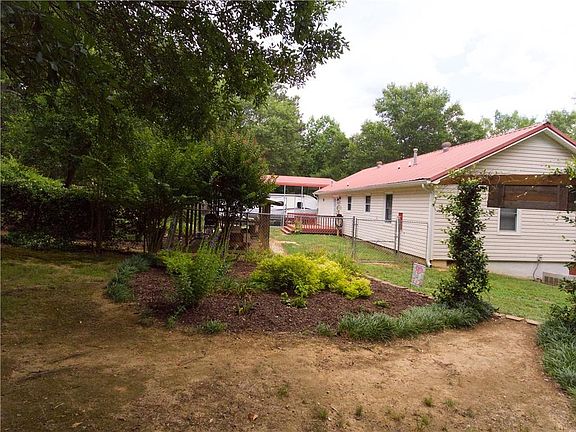4th image of 14 Bradford Ct SW