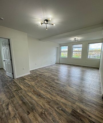 2nd image of 61 Colony St #2C