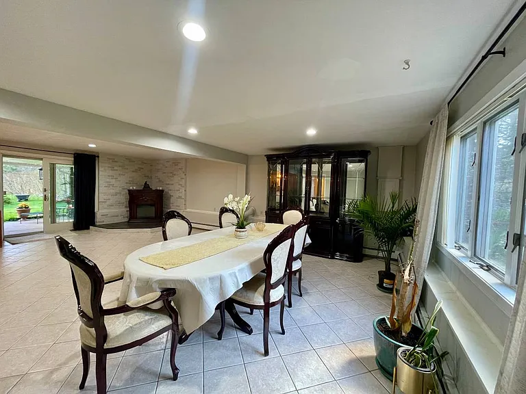 146 Elm St #1 — Photo 11