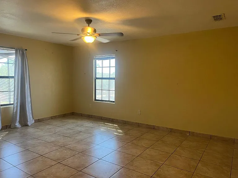 9001 Tulane Dr #UPSTAIRS — Photo 4