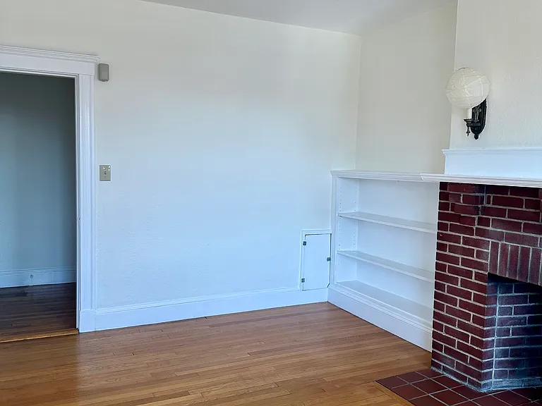 40 Linnaean St #12A — Photo 2