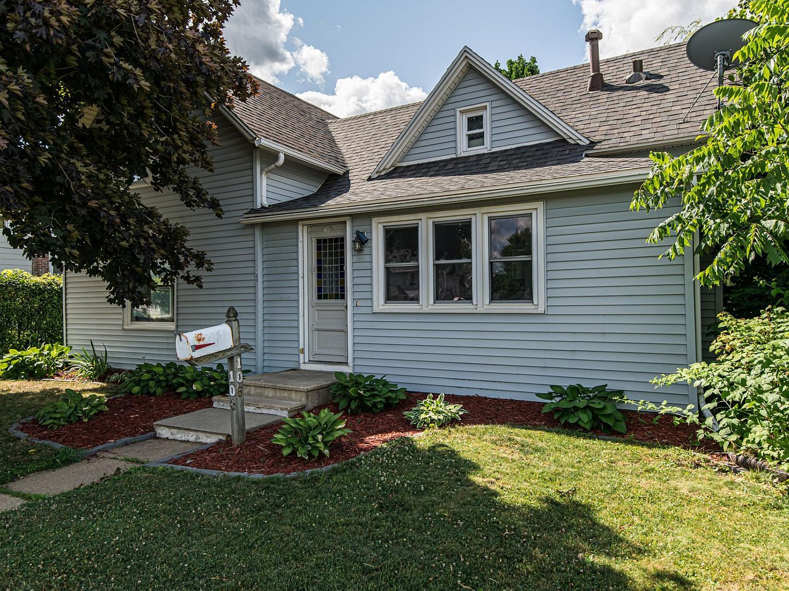 106 5th St NE, Stewartville, MN 55976 Zillow