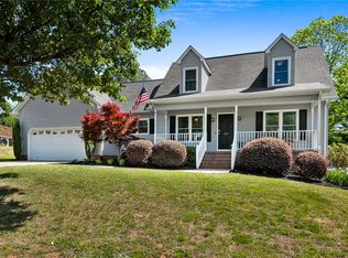 101 Meadow Ridge Dr, Greer, SC 29651