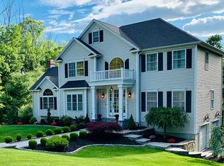 8 Christopher Ct, Oxford, CT 06478