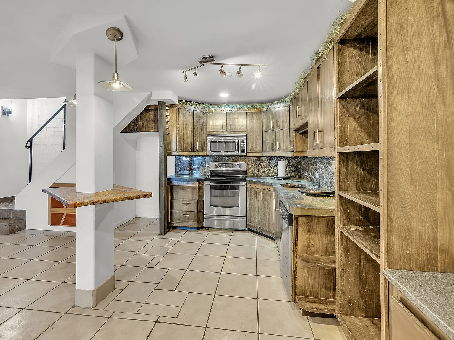 4439 E Wood St — Photo 3