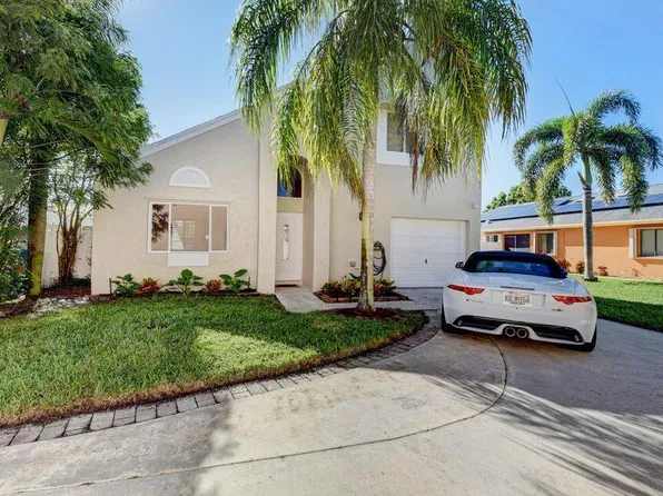 9 Elton Place, Boynton Beach, FL 33426
