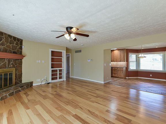 2nd image of 151 Elm Point Ln