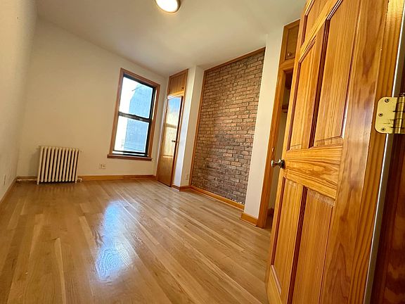 3rd image of 36 Broome St Unit 2