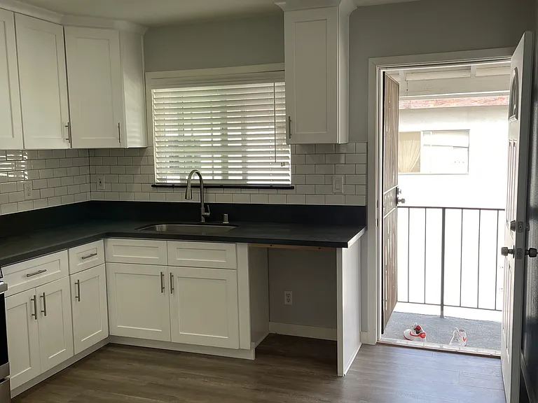 1150 S Mariposa Ave #3 — Photo 9
