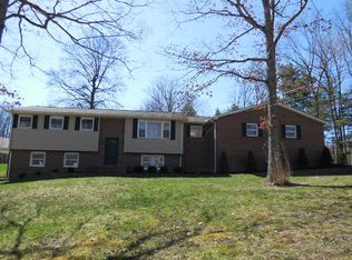 837 Old Grandview Rd, Beaver, WV 25813