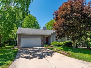 14 Oak Glen Ct, Madison, WI 53717