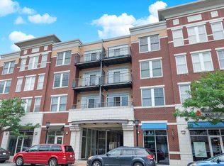 7243 Madison St APT 404, Forest Park, IL 60130