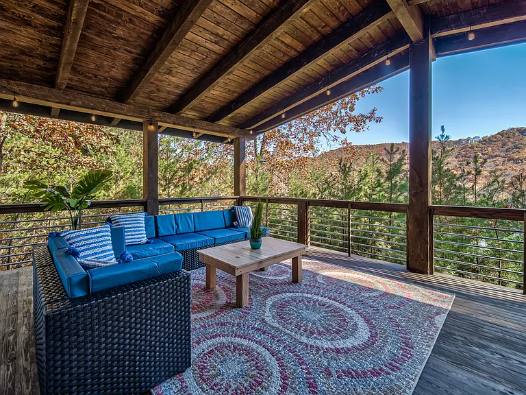 1011 Sky Hawk Mountain Rd — Photo 16