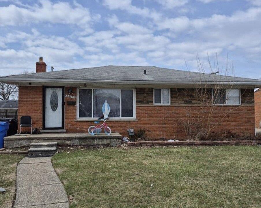 1st image of 24837 Curie St