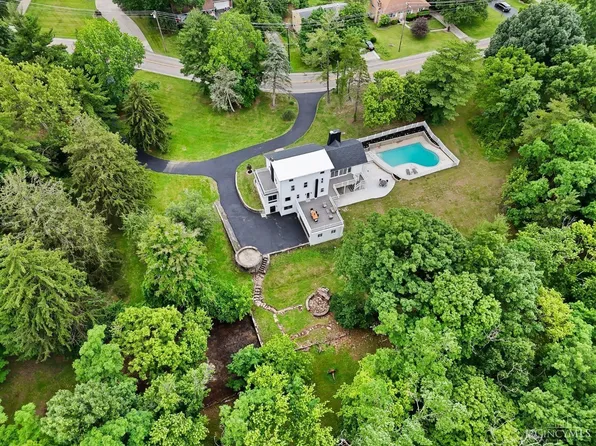 3050 Diehl Rd, Cincinnati, OH 45211