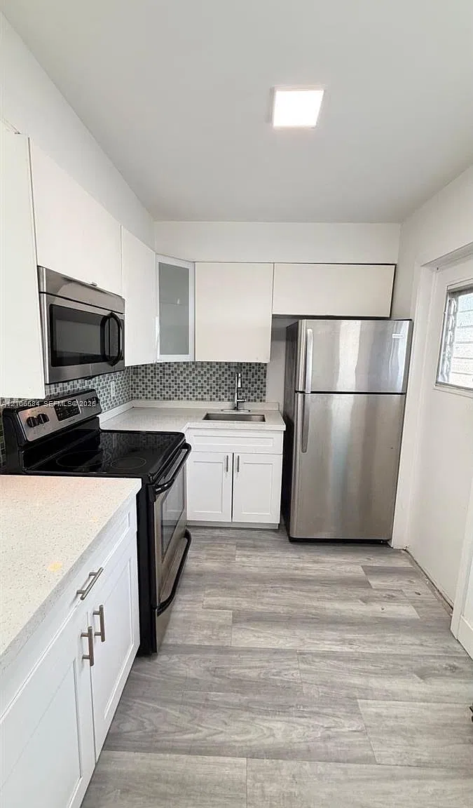 20201 NE 29th Ct — Photo 2